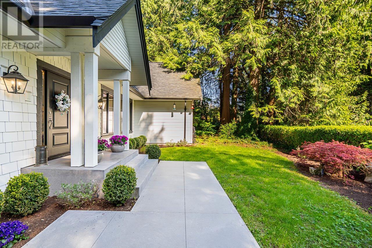 435 Macbeth Crescent, West Vancouver, British Columbia  V7T 1V8 - Photo 4 - R2996576