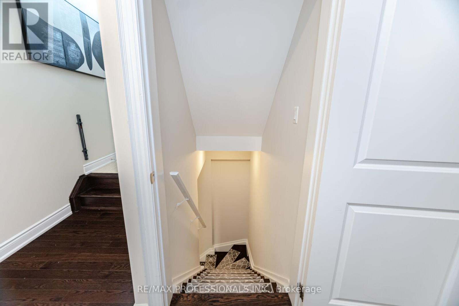 31 Pony Farm Drive, Toronto, Ontario  M9R 4B2 - Photo 33 - W12113670