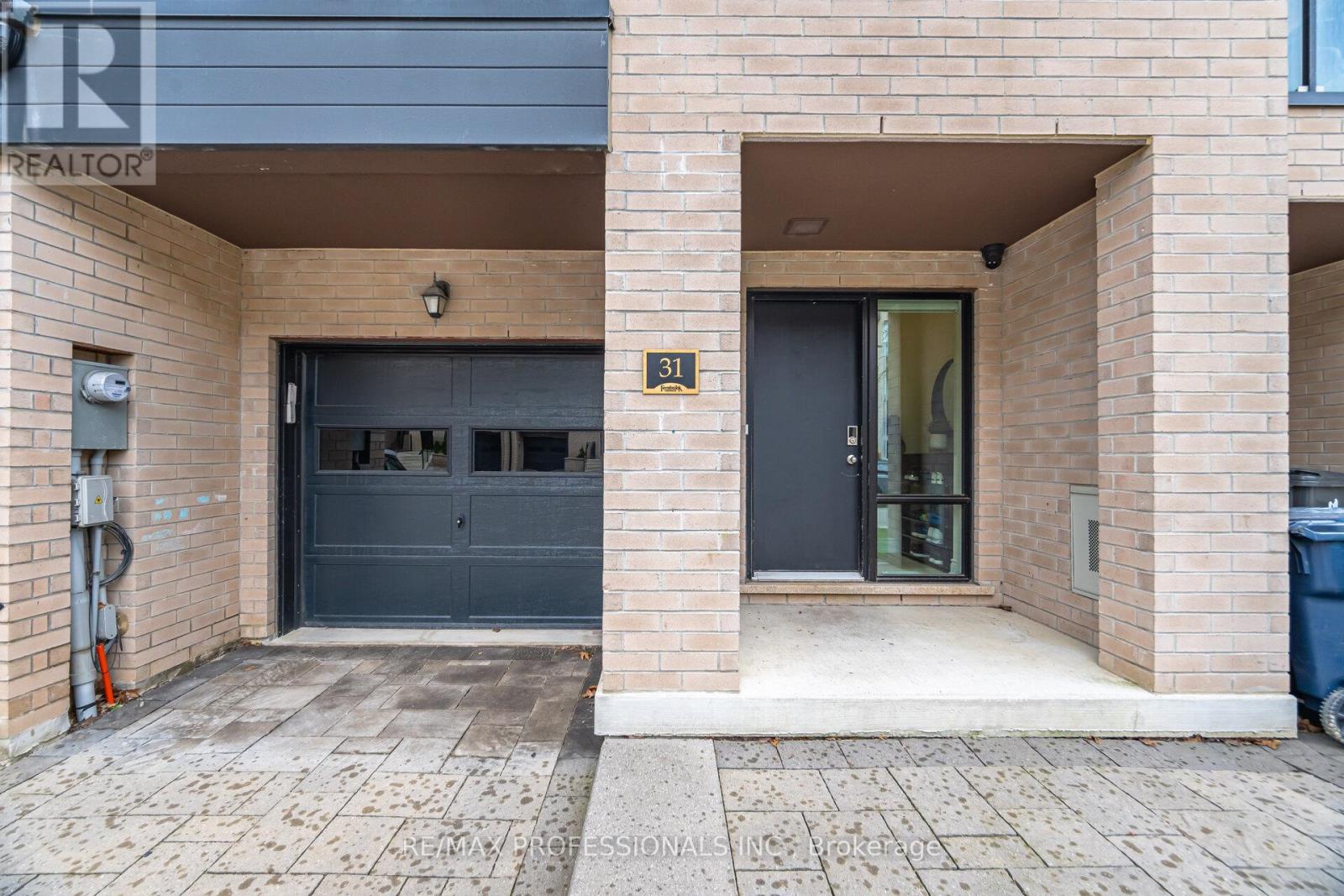 Property at 31 PONY FARM DRIVE image 3