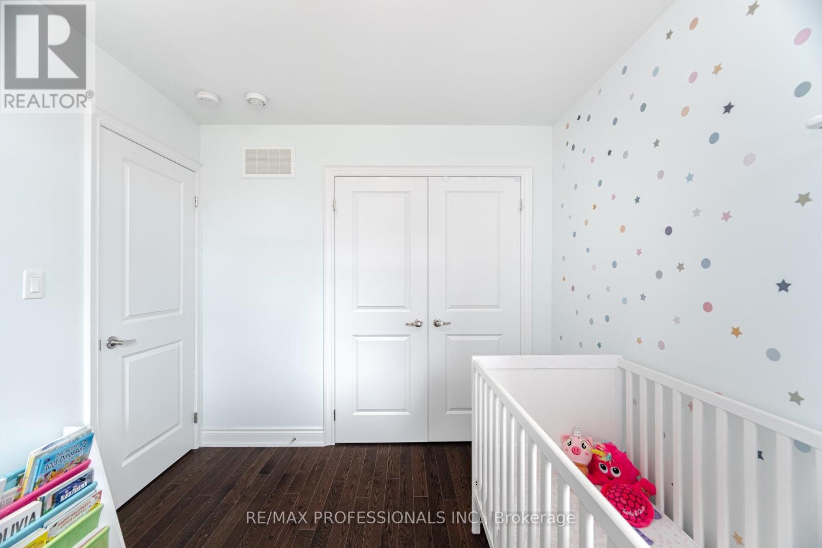 31 Pony Farm Drive, Toronto, Ontario  M9R 4B2 - Photo 20 - W12113670