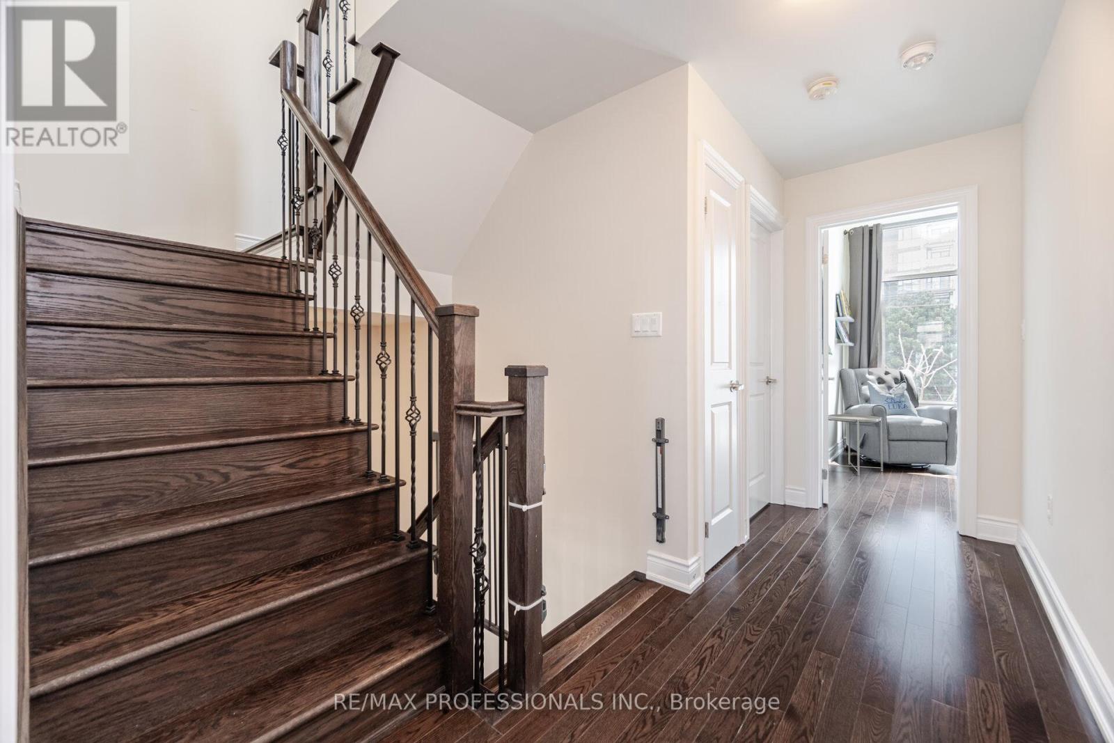 31 Pony Farm Drive, Toronto, Ontario  M9R 4B2 - Photo 16 - W12113670