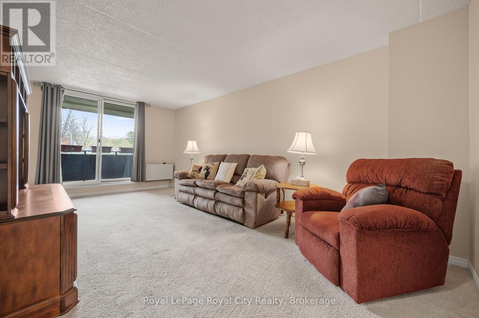 208 - 75 Silvercreek Parkway N, Guelph, Ontario  N1H 7R9 - Photo 4 - X12114088