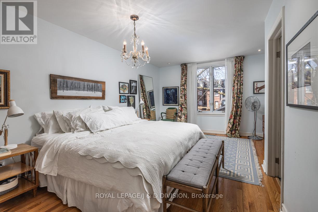 26 Chicora Avenue, Toronto, Ontario  M5R 1T6 - Photo 22 - C12114069