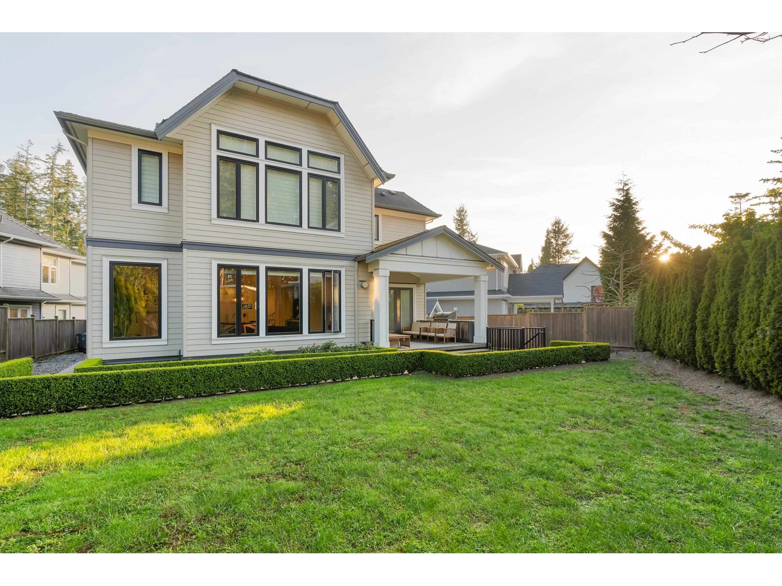 Property at 13183 19A AVENUE image 3