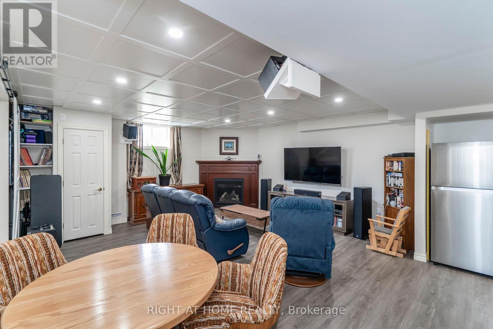 16 O'neill Circle, Springwater, Ontario  L2L 2K0 - Photo 32 - S12086456