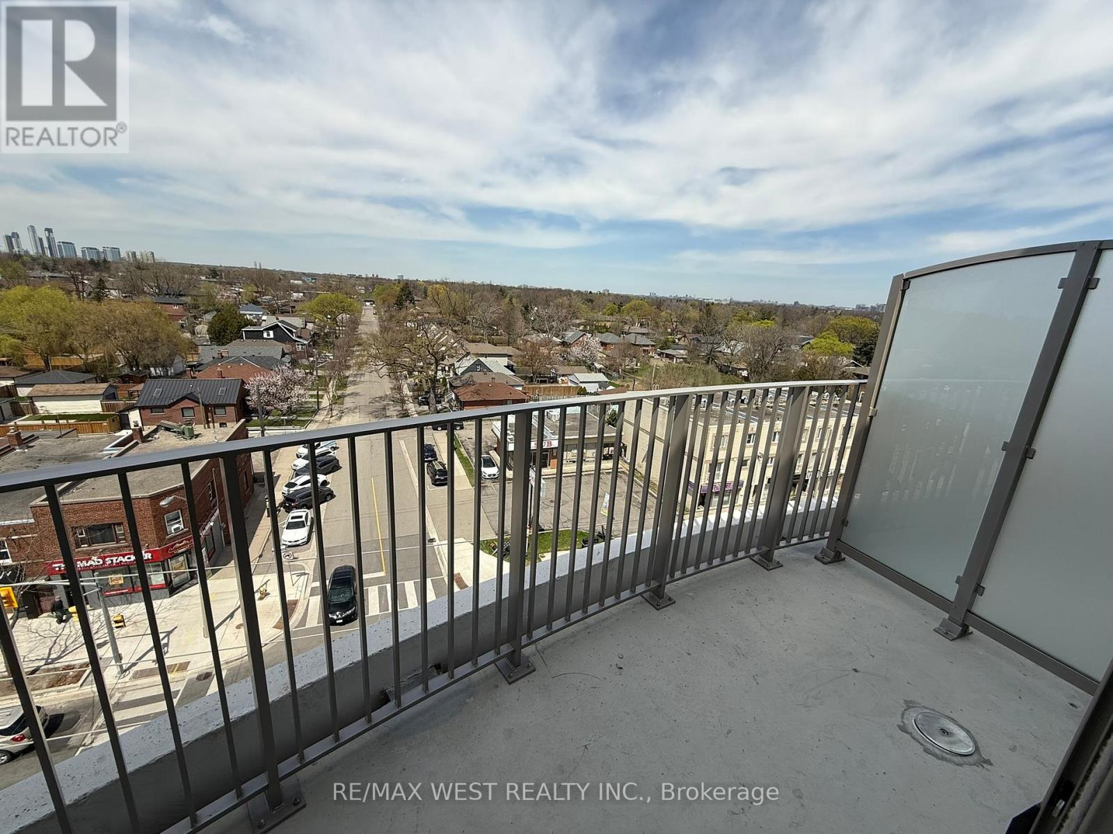 711 - 689 The Queensway, Toronto, Ontario  M8Y 1L1 - Photo 22 - W12035869