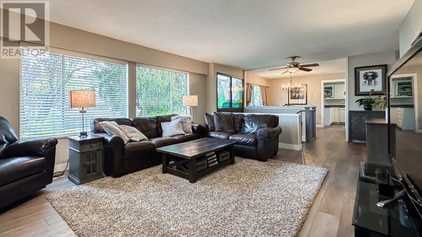 5620 Gilpin Street, Burnaby, British Columbia  V5G 2H9 - Photo 4 - R2996211