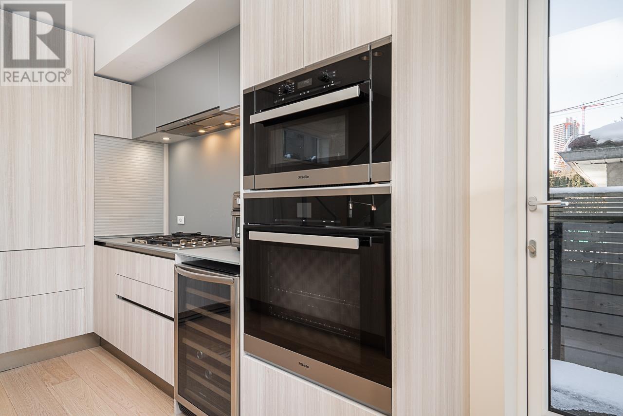 158 W Woodstock Avenue, Vancouver, British Columbia  V5Y 0N1 - Photo 9 - R2995367