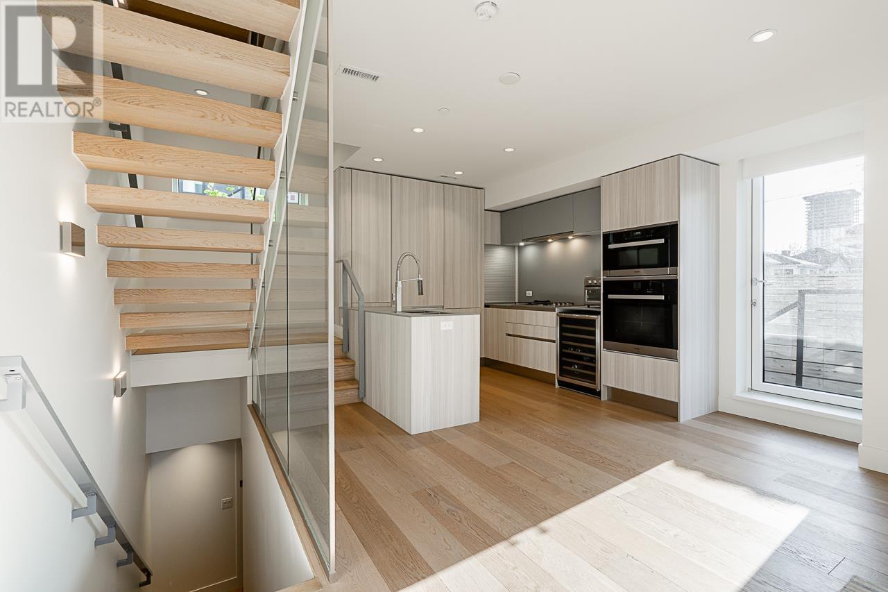 158 W Woodstock Avenue, Vancouver, British Columbia  V5Y 0N1 - Photo 6 - R2995367