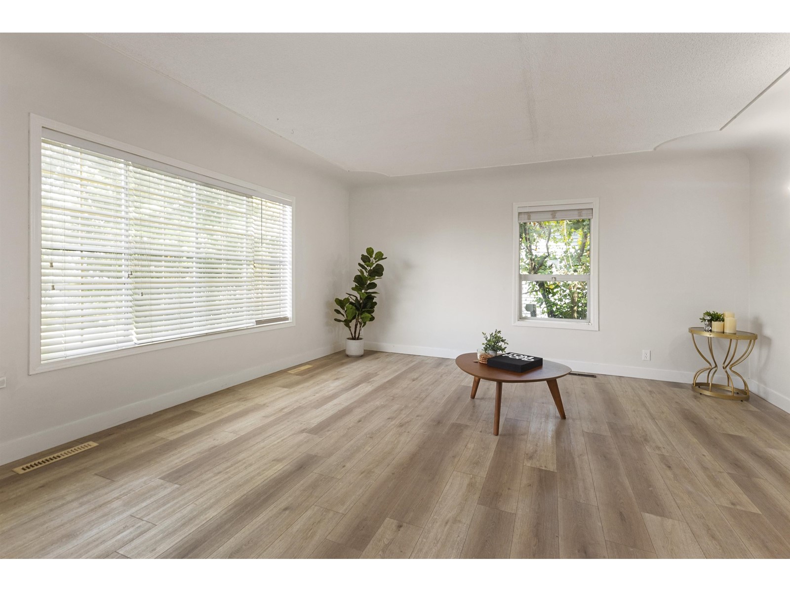 Property at 46228 FIRST AVENUE image 5