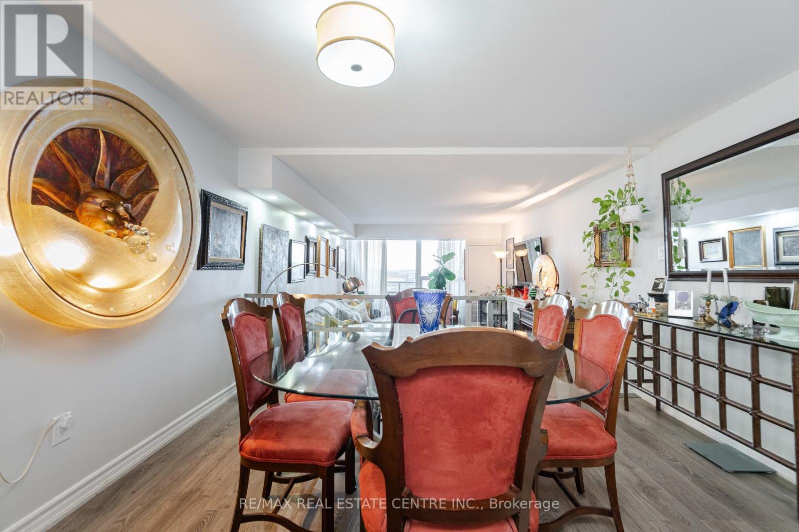 706 - 1359 White Oaks Boulevard, Oakville, Ontario  L6H 2R8 - Photo 11 - W12114097