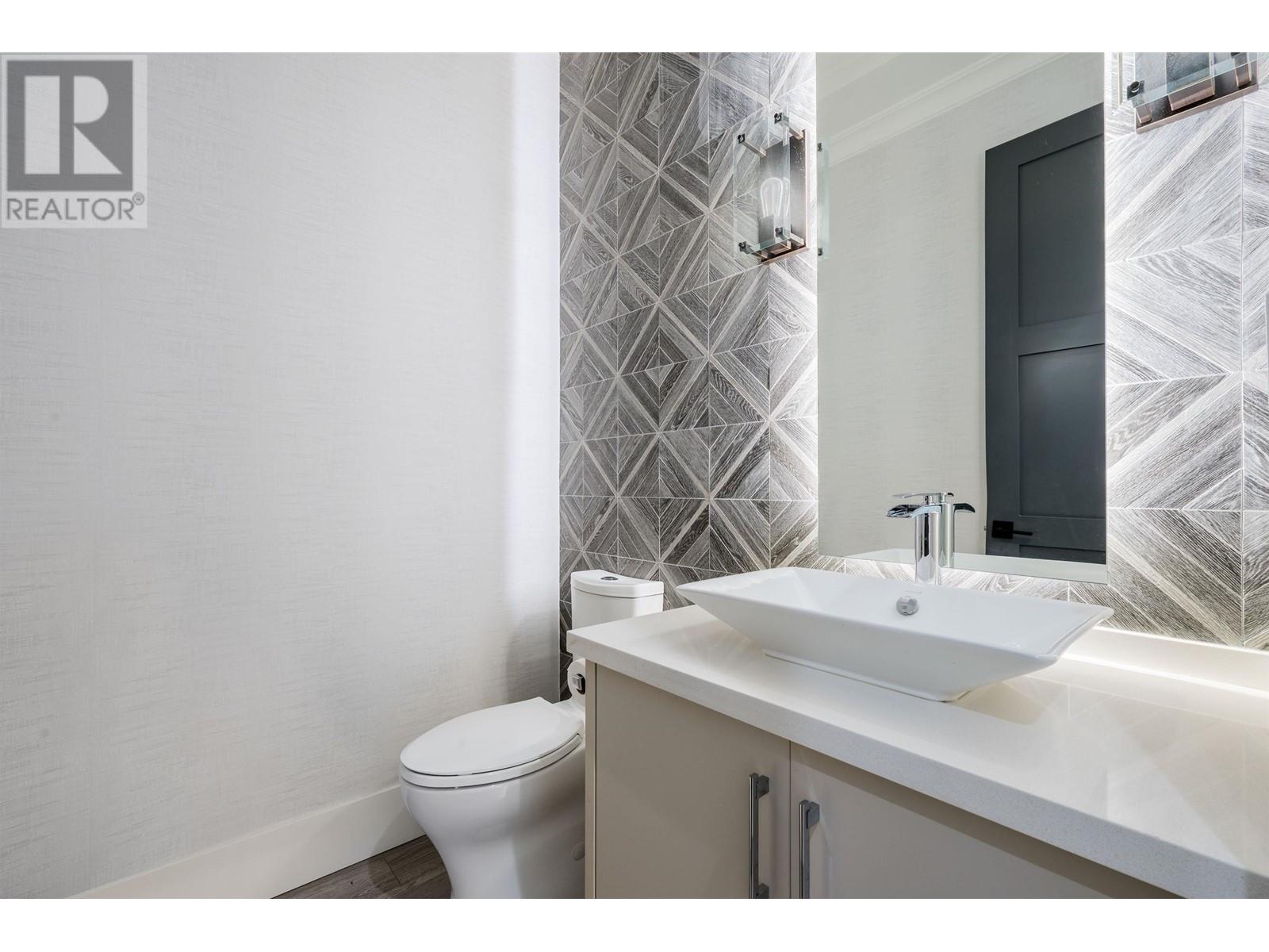 656 Linton Street, Coquitlam, British Columbia  V3J 6J9 - Photo 14 - R2996531