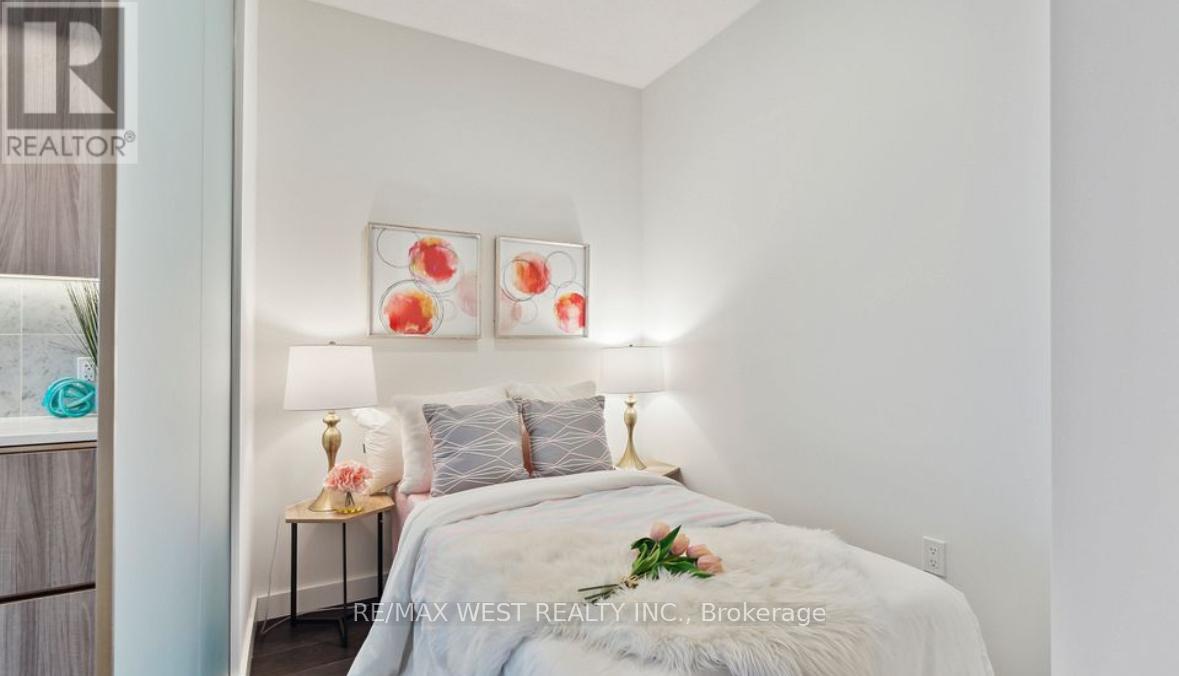 1607 - 95 Mcmahon Drive, Toronto, Ontario  M2K 0E4 - Photo 6 - C12113963