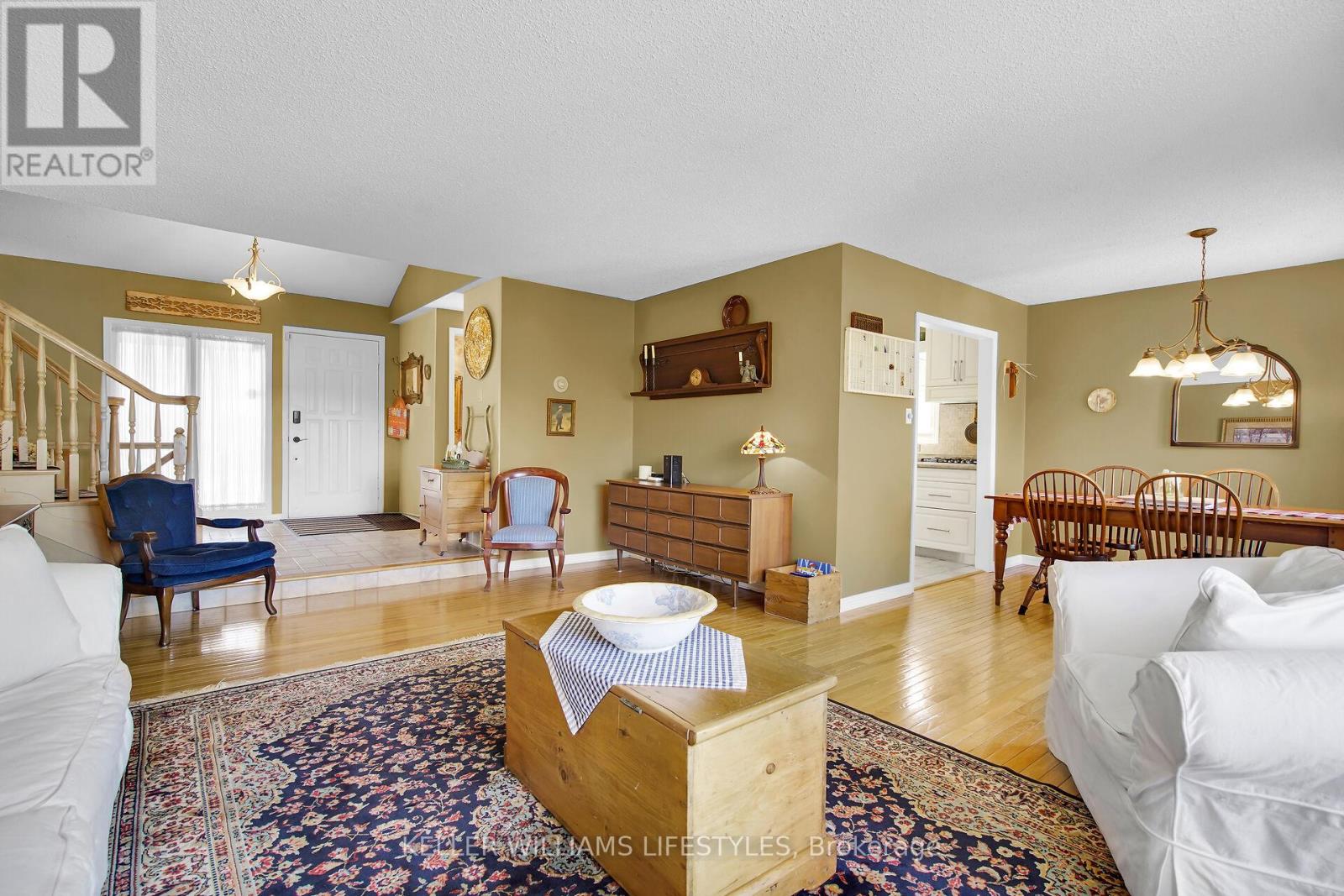 1241 Glenora Drive, London North, Ontario  N5X 2P6 - Photo 2 - X12114134