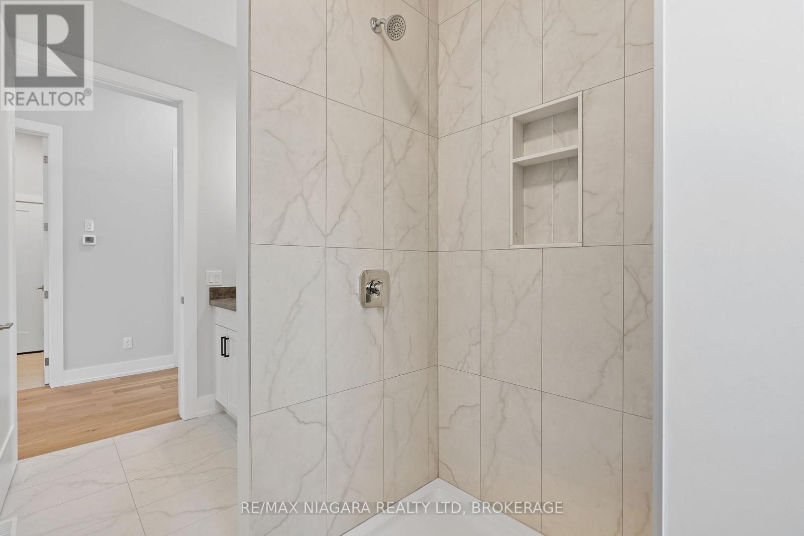 1 - 41 Ivy Crescent, Thorold (Confederation Heights), Ontario  L2V 0J9 - Photo 13 - X12114126