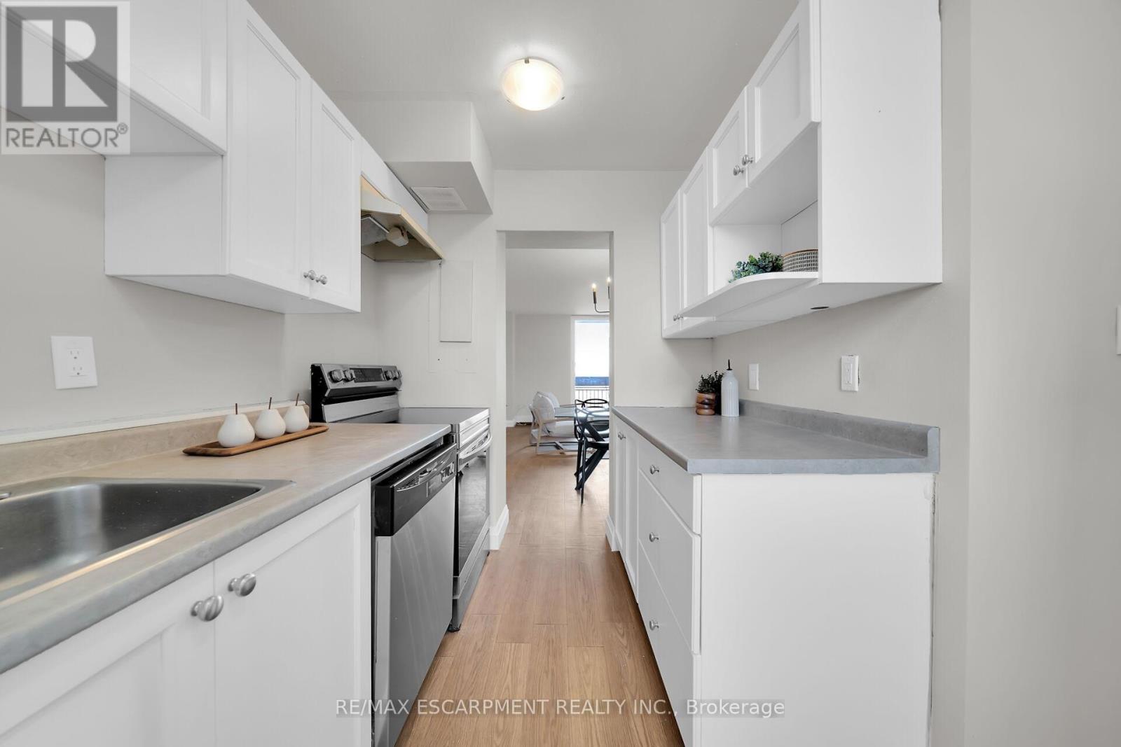 424 - 350 Quigley Road, Hamilton, Ontario  L8K 5N2 - Photo 8 - X12113741