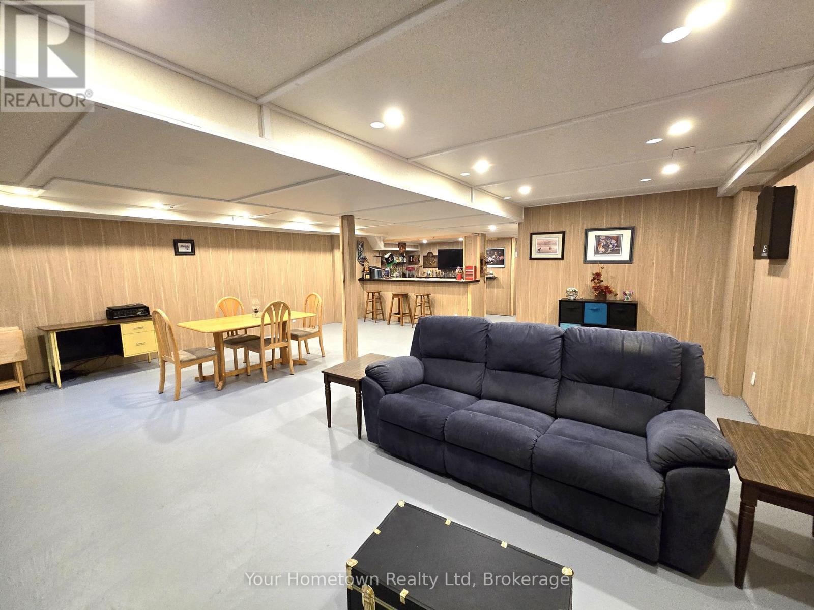 28 Middleton Avenue, Centre Wellington, Ontario  N1M 0G2 - Photo 17 - X12114125