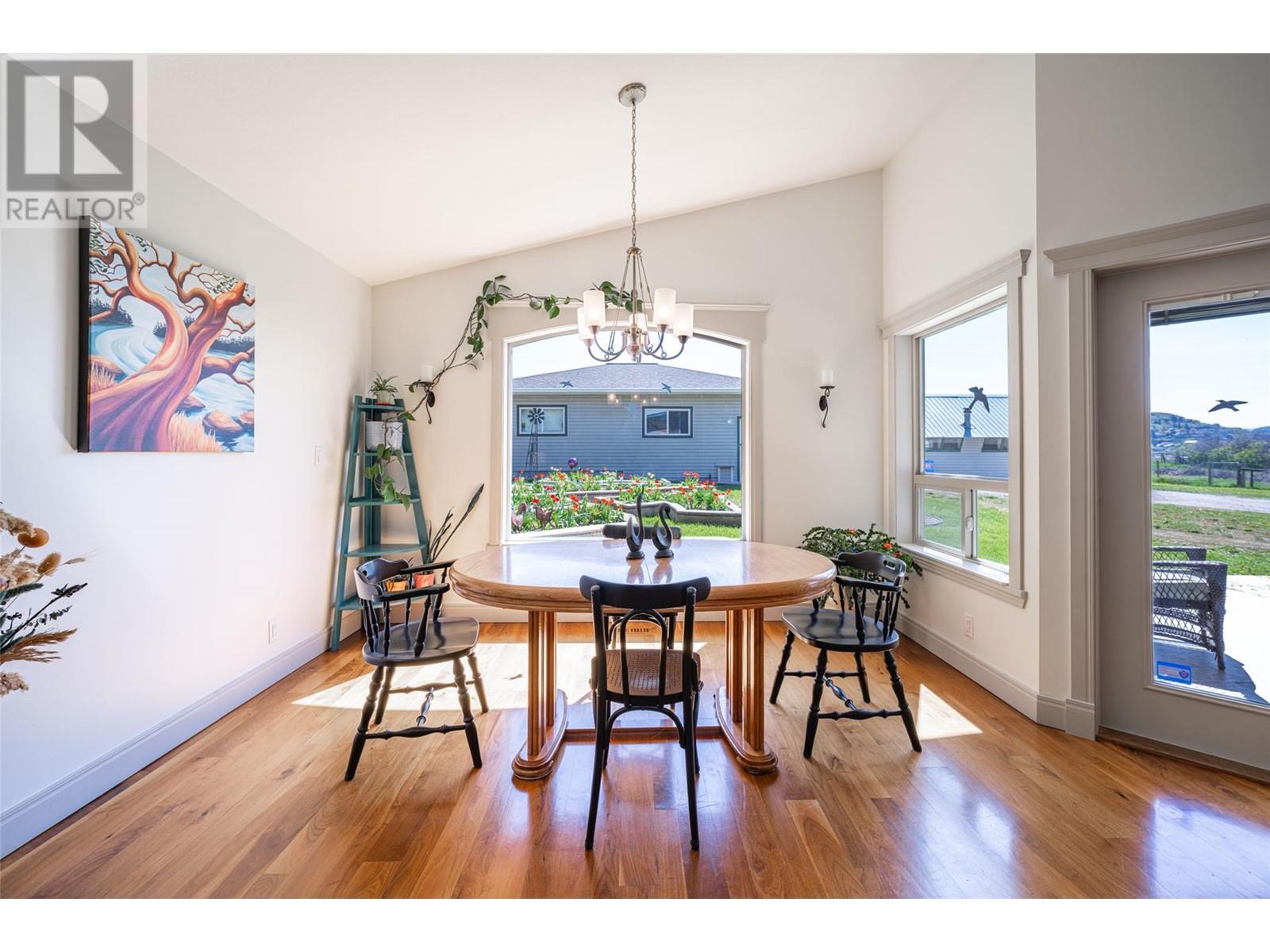 Property at 632 Pottery Road image 3