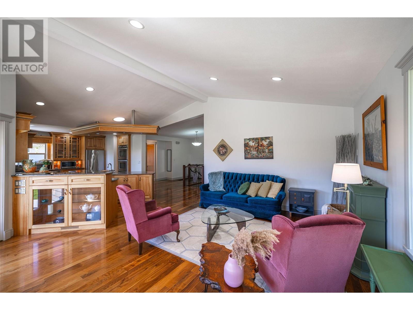 Property at 632 Pottery Road image 5
