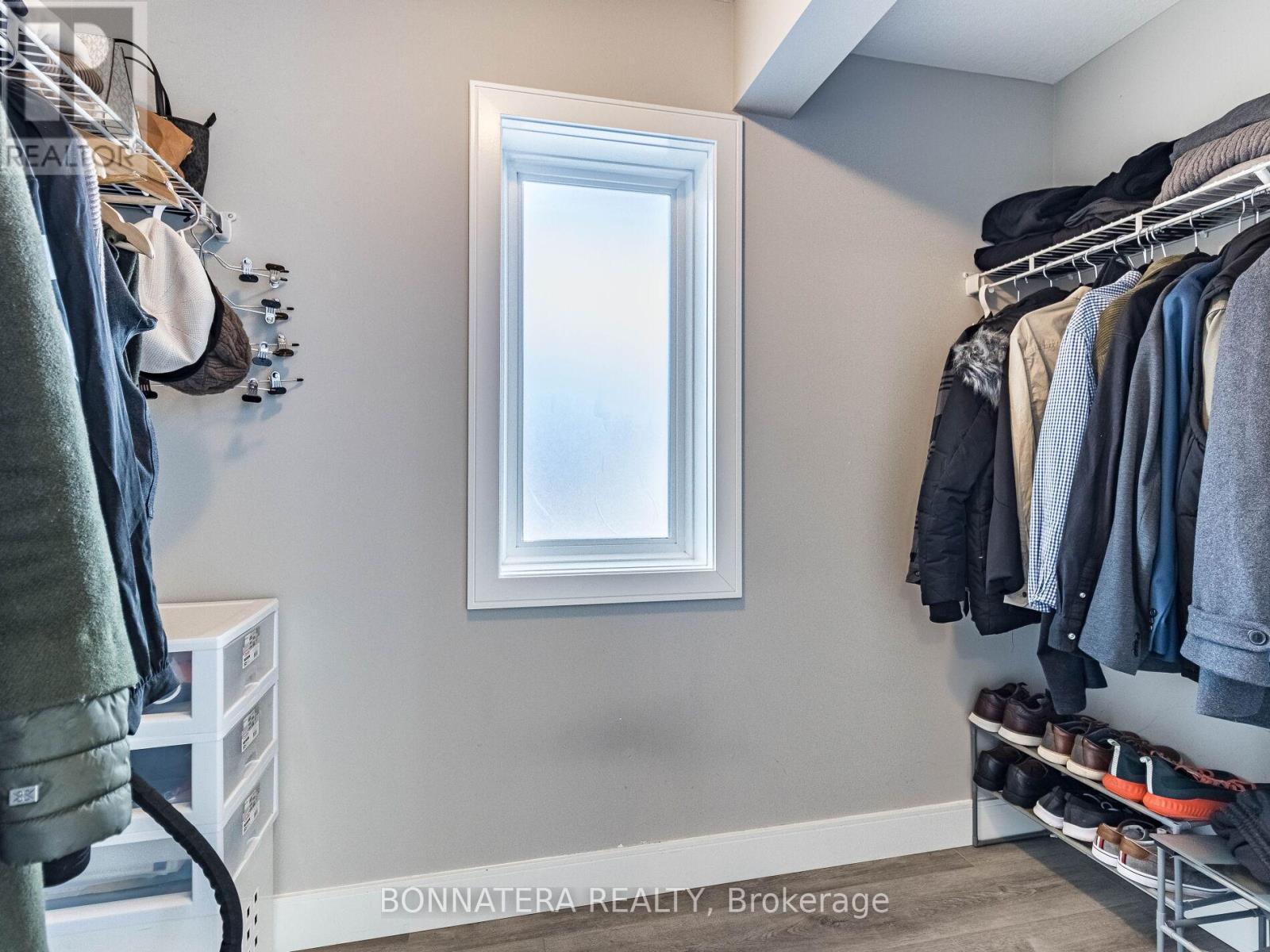 7 - 32 Arkell Road, Guelph, Ontario  N1G 5E7 - Photo 27 - X12113424