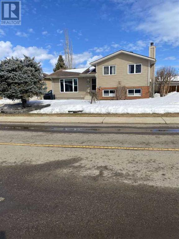 Property at 229 Ermine Crescent image 4