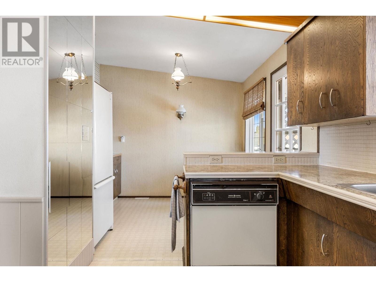 Property at 2181 Peters Road image 3
