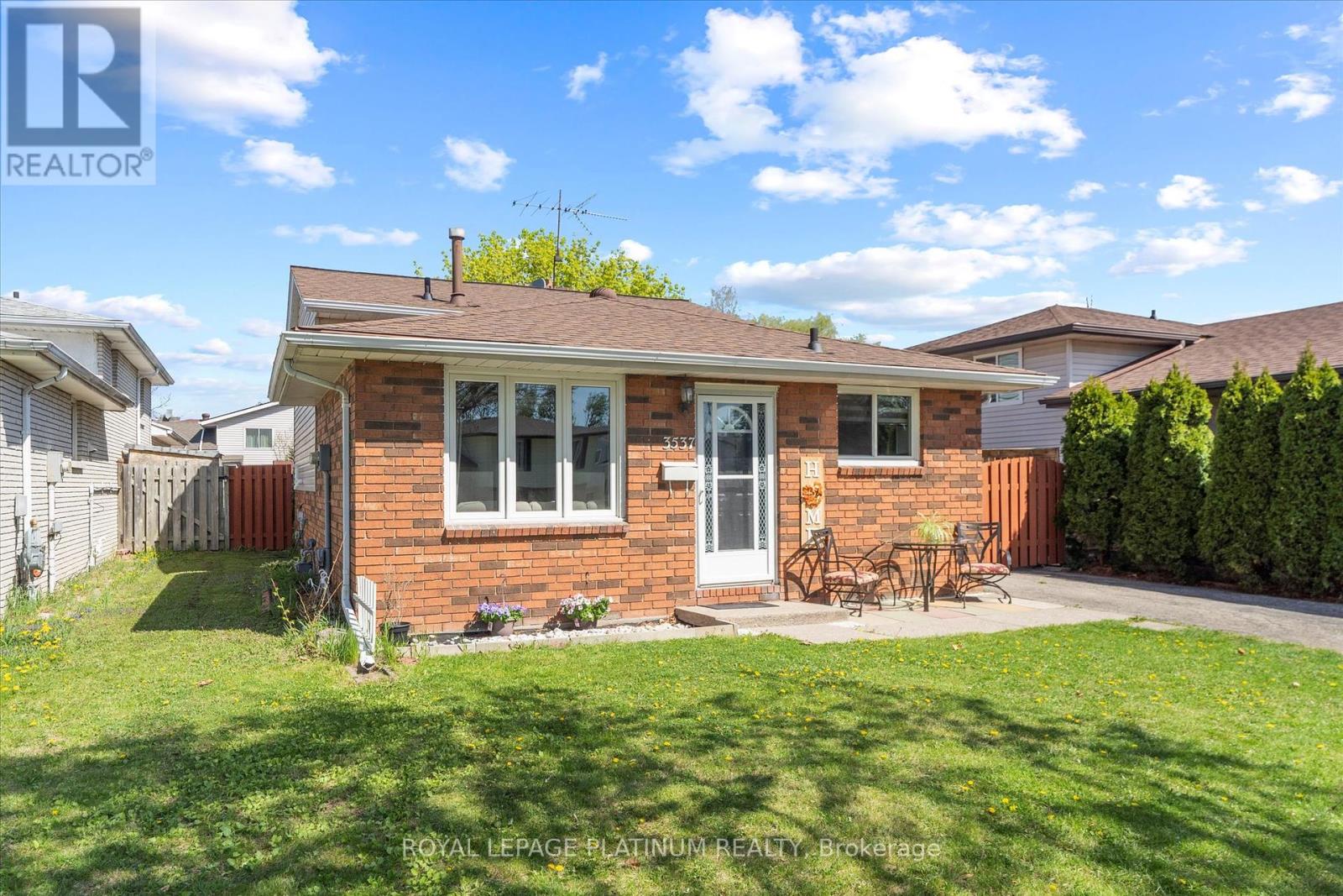 Property at 3537 HEMLOCK ROAD image 3