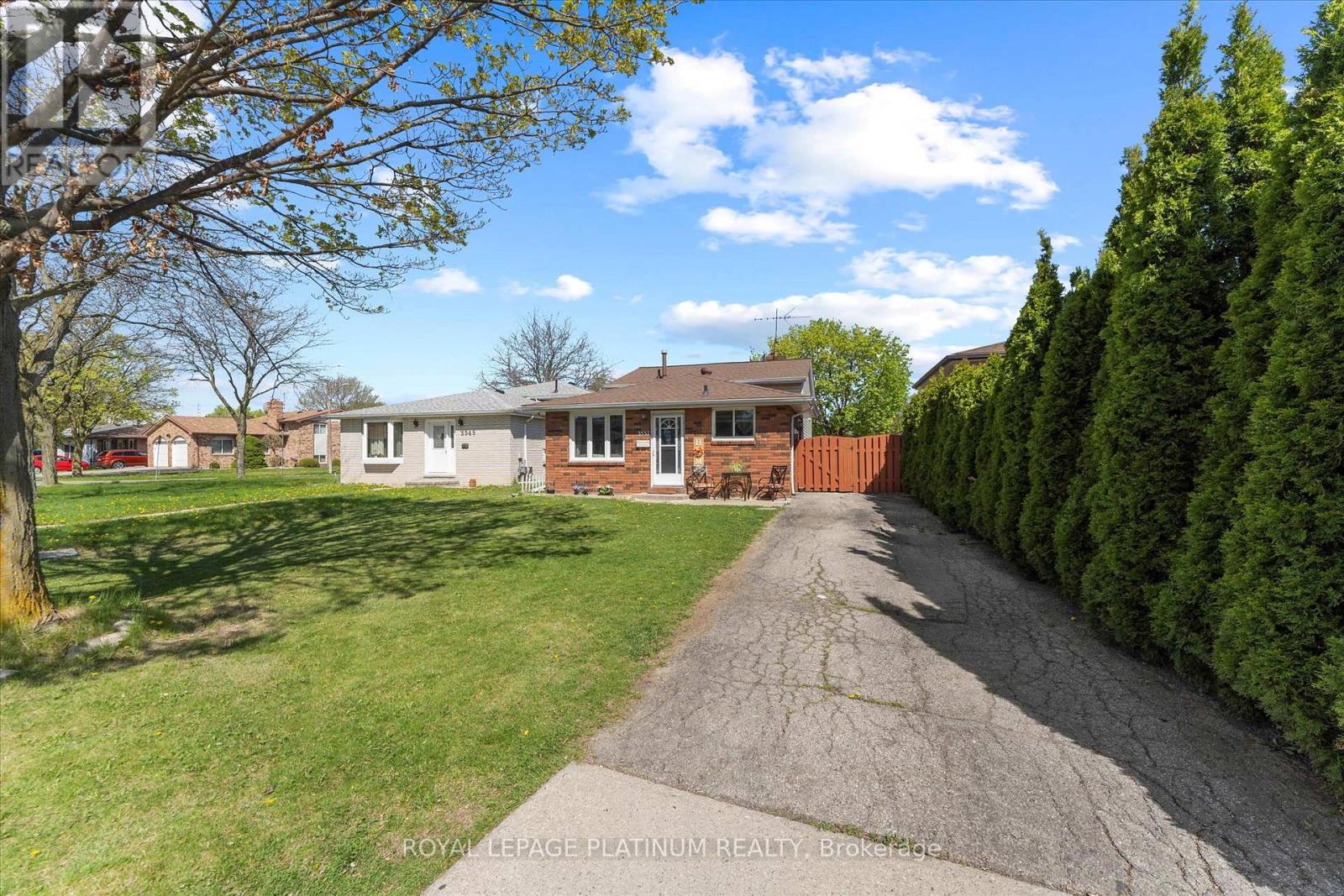Property at 3537 HEMLOCK ROAD image 4