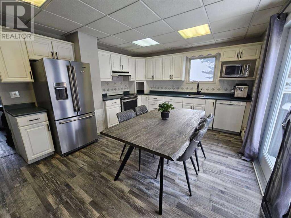 Property at 309 Aspen Avenue image 4