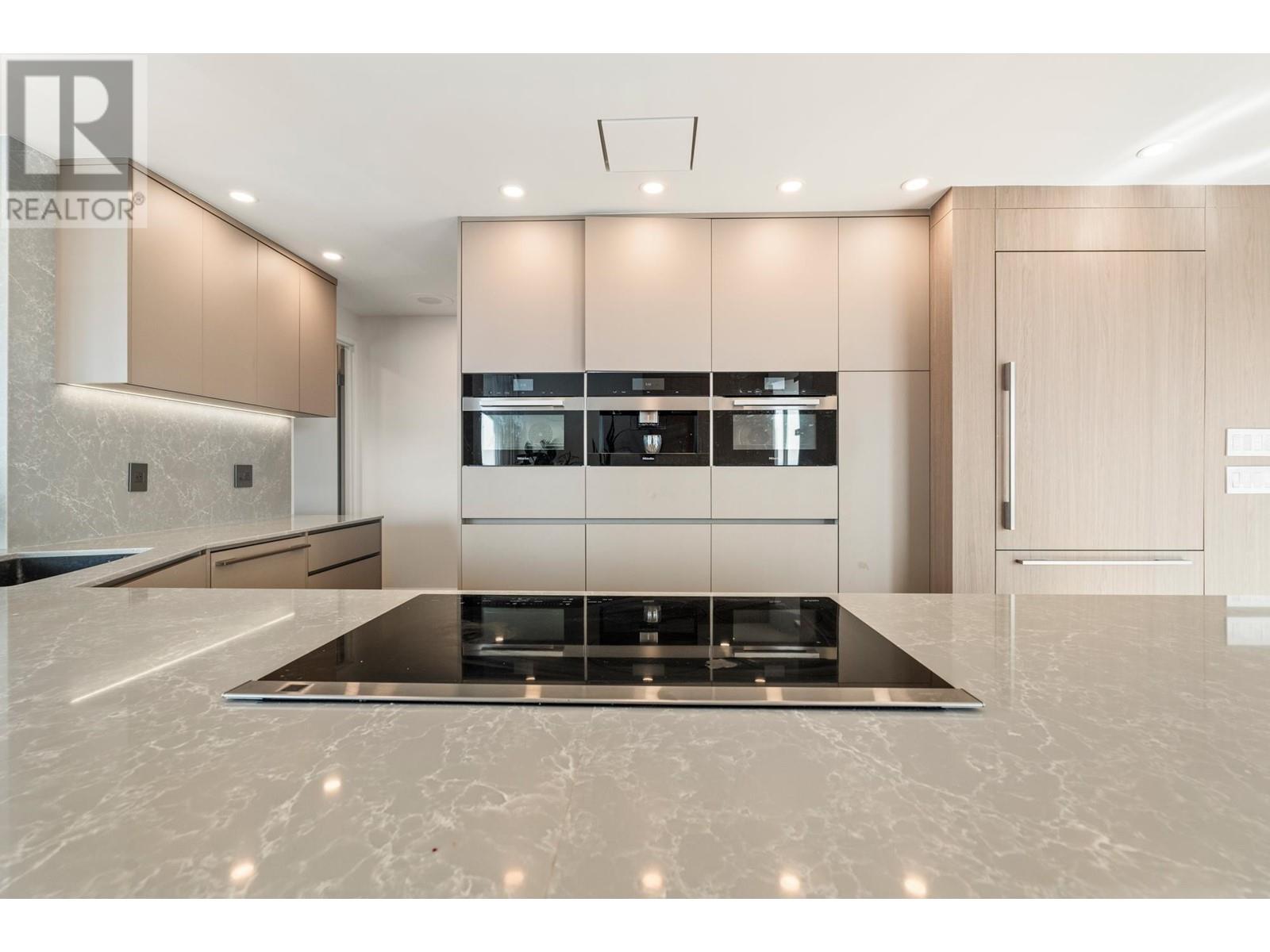 Property at 4863 CAMBRIDGE STREET image 4
