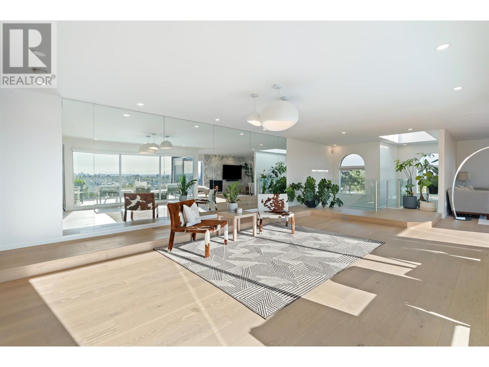 4863 Cambridge Street, Burnaby, British Columbia  V5C 1H9 - Photo 8 - R2994299