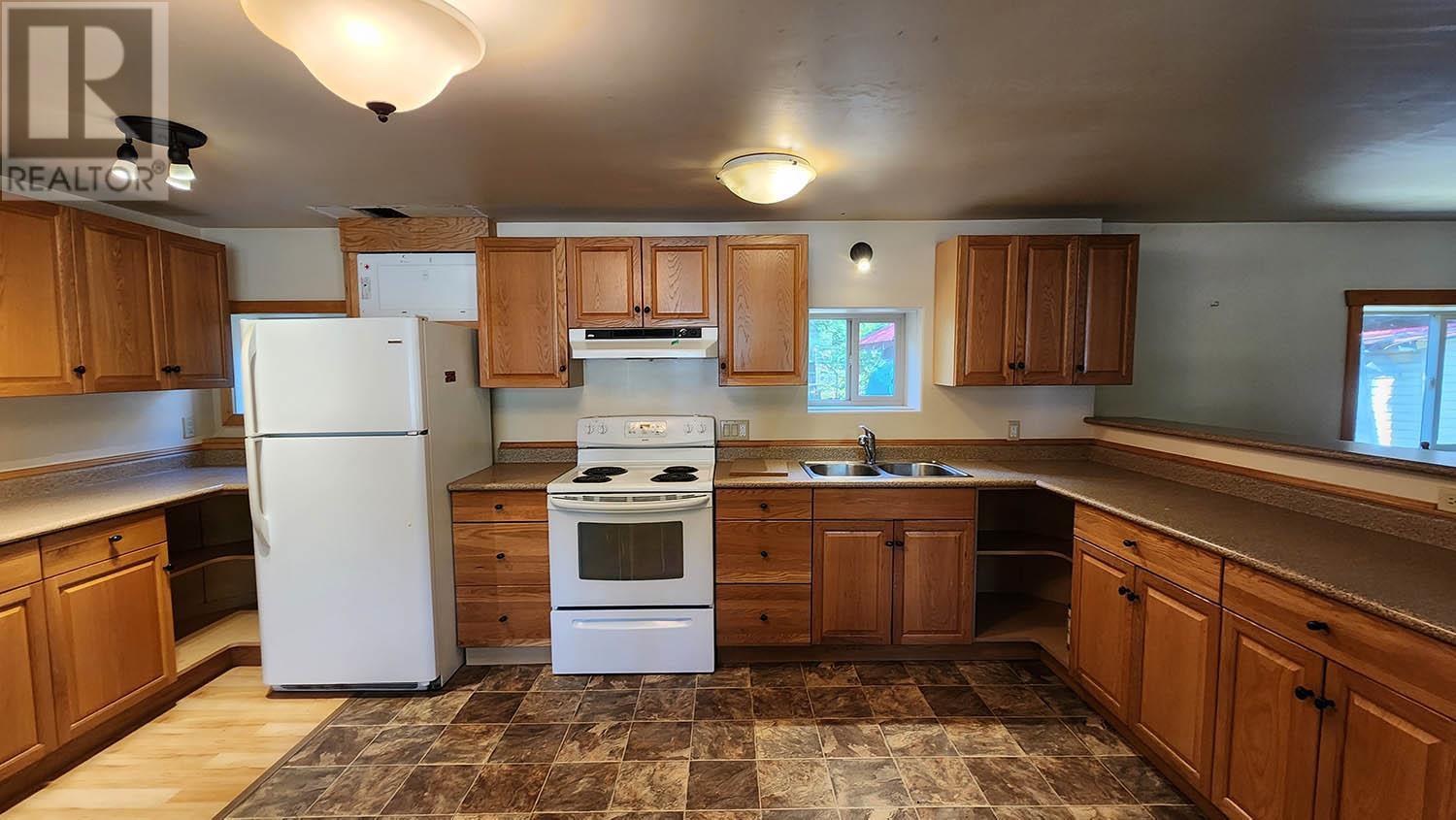 16424 Wadds Road, Crawford Bay, British Columbia  V0B 1E0 - Photo 32 - 10344514