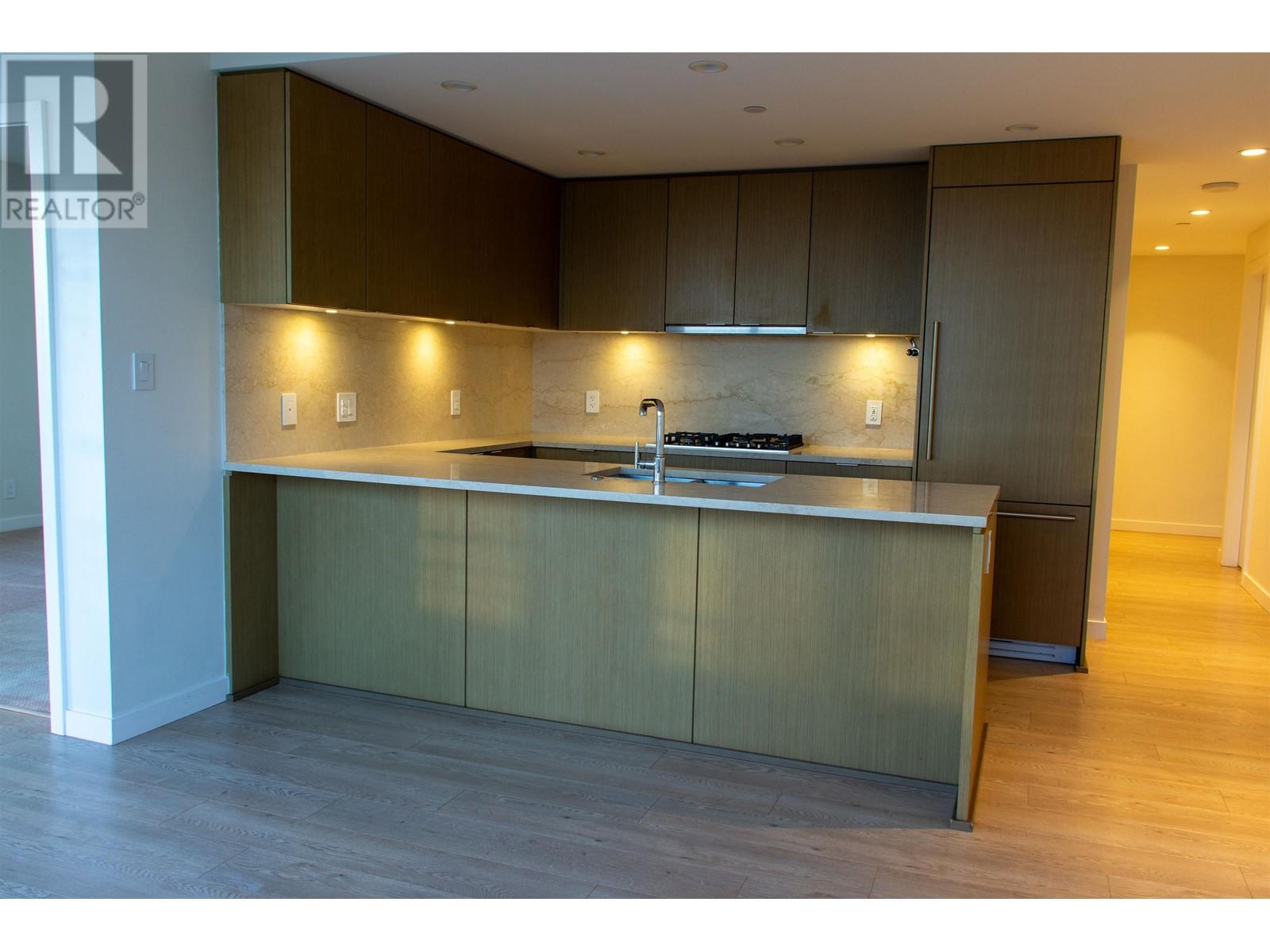 803 112 E 13 Street, North Vancouver, British Columbia  V7L 0E4 - Photo 2 - R2972953