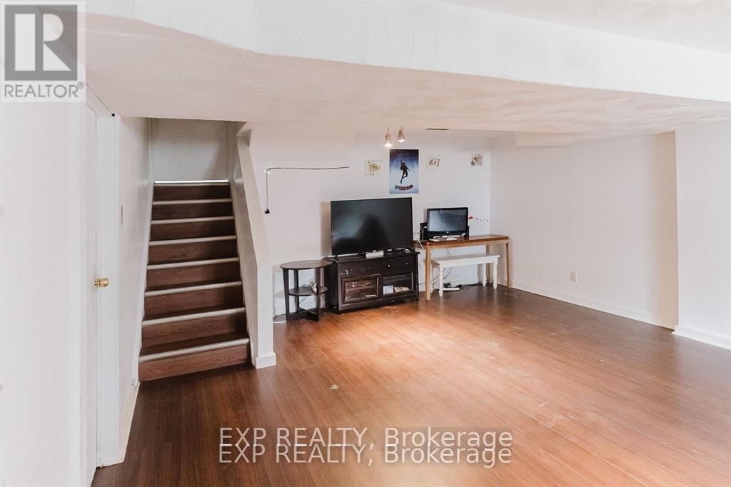 4 Parklane Court, Ottawa, Ontario  K1B 3H2 - Photo 19 - X12114168