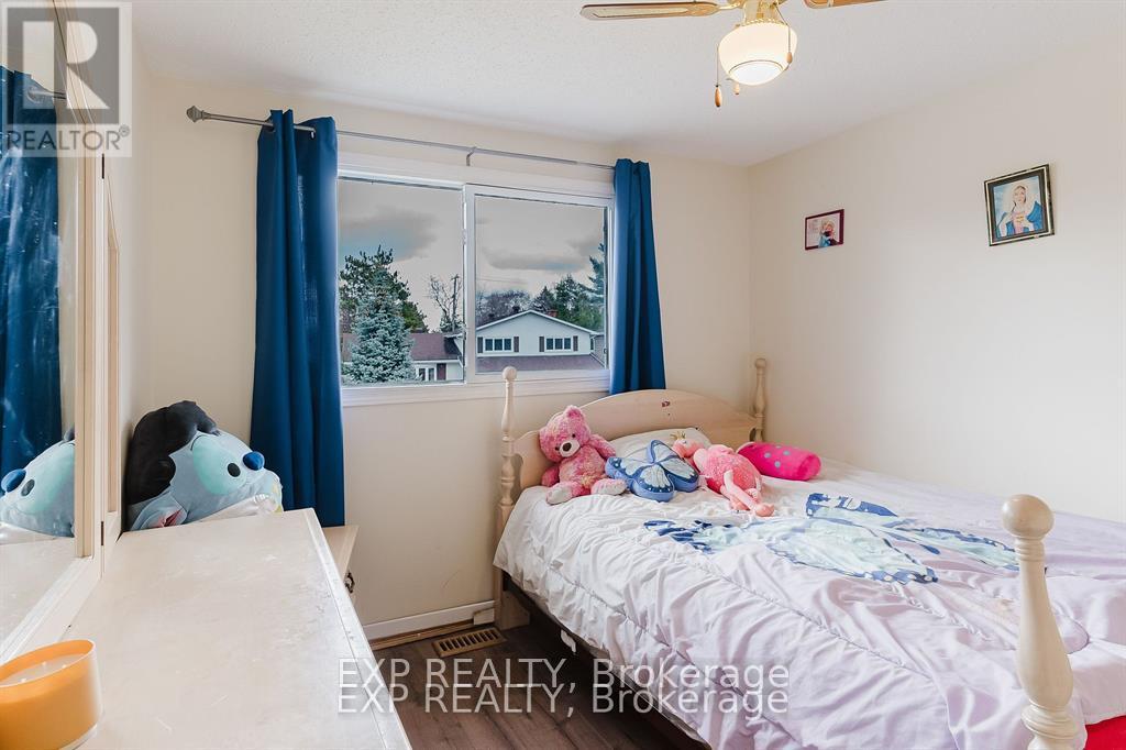 4 Parklane Court, Ottawa, Ontario  K1B 3H2 - Photo 25 - X12114168