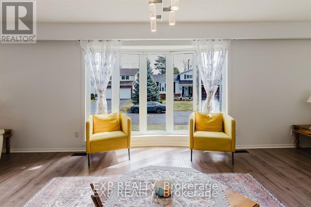 4 Parklane Court, Ottawa, Ontario  K1B 3H2 - Photo 6 - X12114168