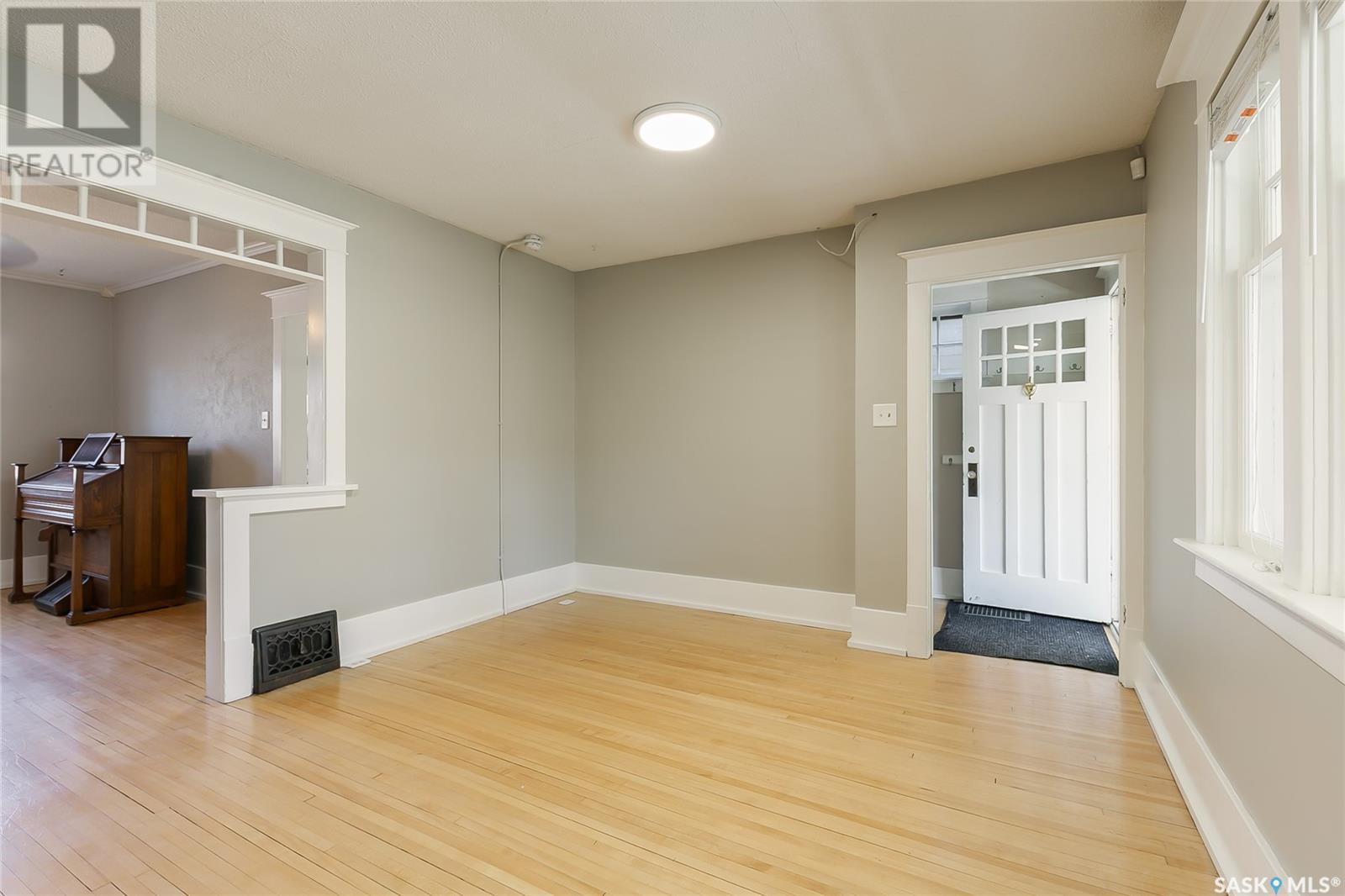 2204 Elphinstone Street, Regina, Saskatchewan  S4T 3N8 - Photo 5 - SK002702