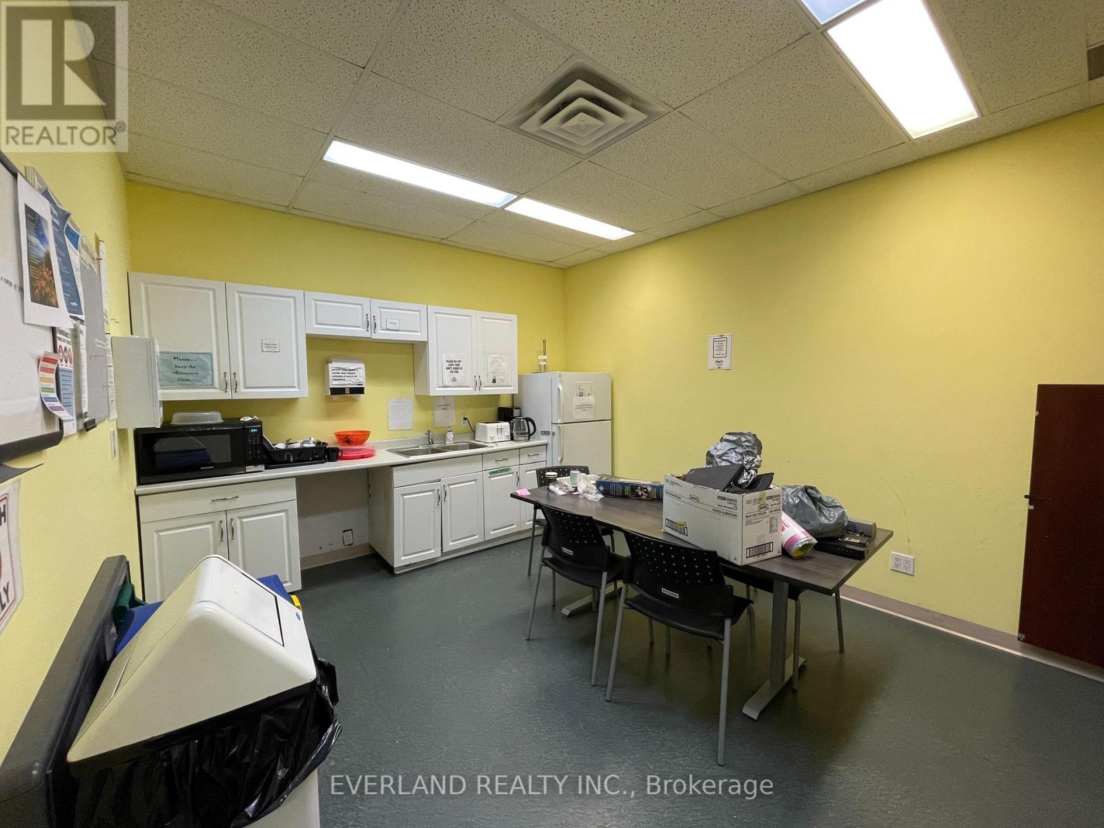 7 & 8 - 1 Leaside Park Drive, Toronto (Thorncliffe Park), Ontario  M4H 1R1 - Photo 8 - C11992526