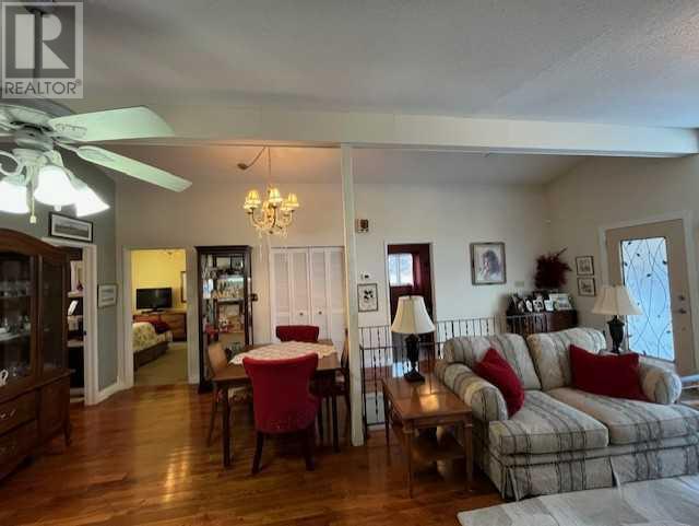 162 W 100 S Street, Raymond, Alberta  T0K 2S0 - Photo 12 - A2196221