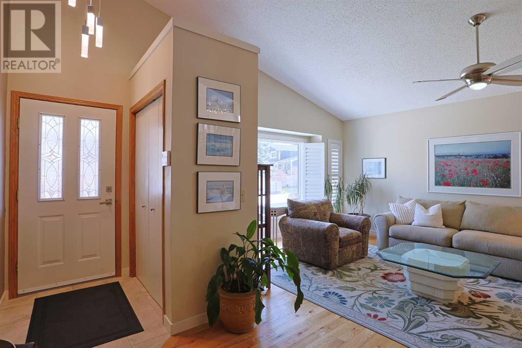 Property at 75 Scenic Glen Crescent NW image 5