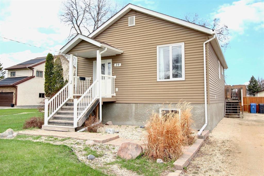 39 Hastings Boulevard Winnipeg, Manitoba 2C//Winnipeg/**OFFERS TUE MAY 13th** Don t miss this rare opportunity to own a tremendously updated home on an incredible 50 x 223 lot in the heart of St Vital! In 2010, this family home underwent a full transformation with a new foundation, large addition, and complete system upgrades roof, windows, siding, electrical, plumbing, HVAC, and more. The basement features 9 ceilings and steel beam construction, offering exceptional durability and space. Inside, the functional layout includes massive bedrooms and a fully finished lower level perfect for growing families or those needing extra room. Outside, enjoy the park-like yard with a mature Elm tree for shade and privacy. The insulated double garage is ideal for parking, storage, or a workspace. Located in a family-friendly neighbourhood close to schools, parks, shops, and transit. Nothing left to do but move in and enjoy. Opportunity knocks answer the door at 39 Hastings Blvd! (id:48254)