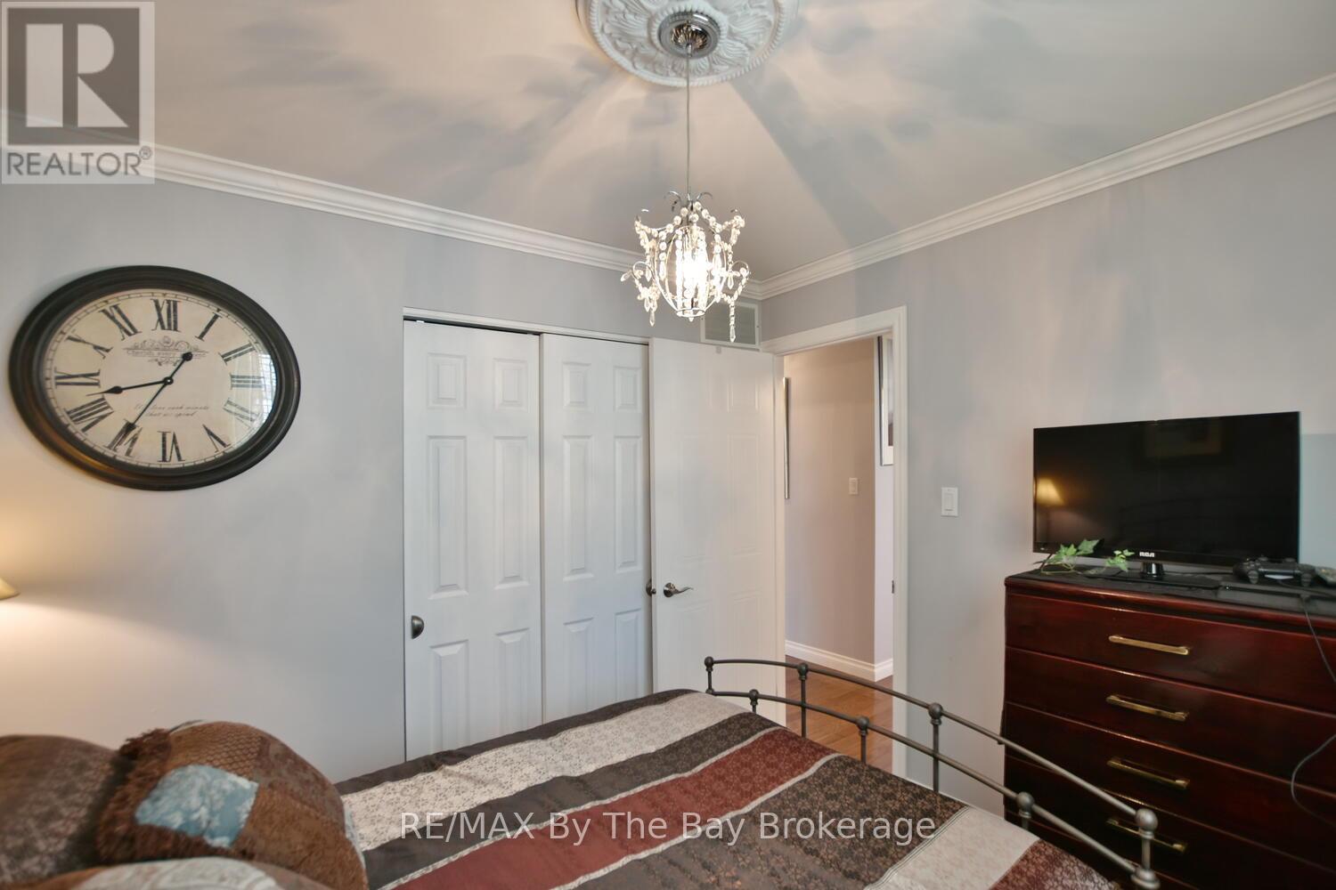 41 Evergreen Crescent, Wasaga Beach, Ontario  L9Z 1B6 - Photo 19 - S12099826