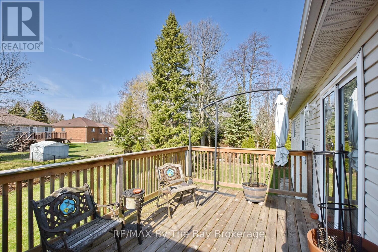 41 Evergreen Crescent, Wasaga Beach, Ontario  L9Z 1B6 - Photo 40 - S12099826