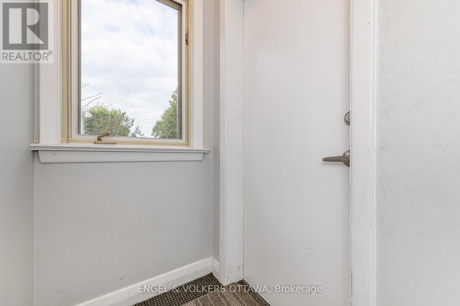 3 - 1112 Richard Avenue, Ottawa, Ontario  K1H 8C6 - Photo 4 - X12114179