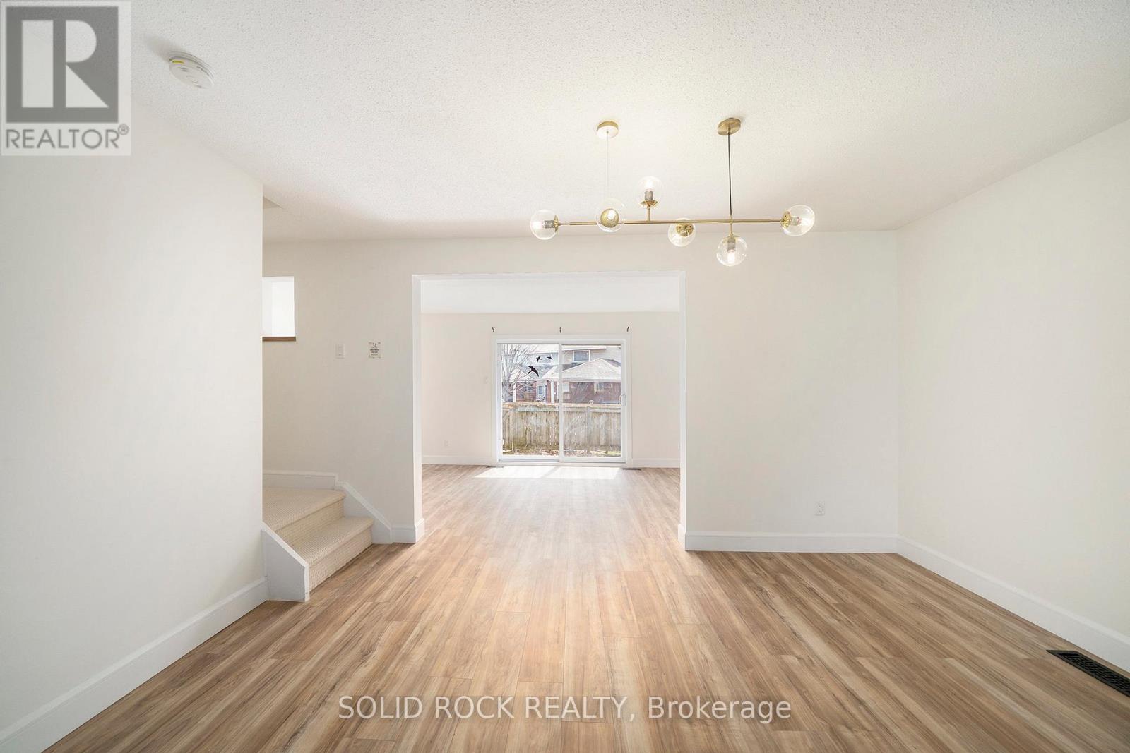 1 - 1641 Heatherington Road, Ottawa, Ontario  K1V 8V8 - Photo 6 - X12114199