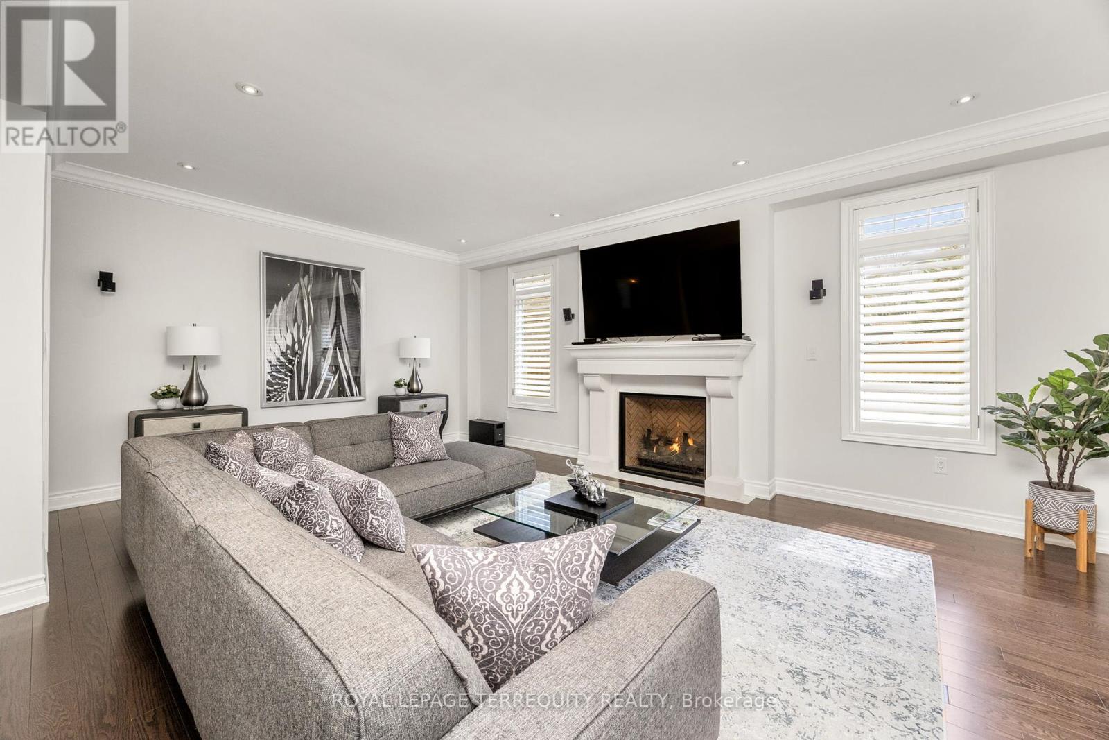244 Frederick Curran Lane, Newmarket, Ontario  L3X 0B9 - Photo 11 - N12114012