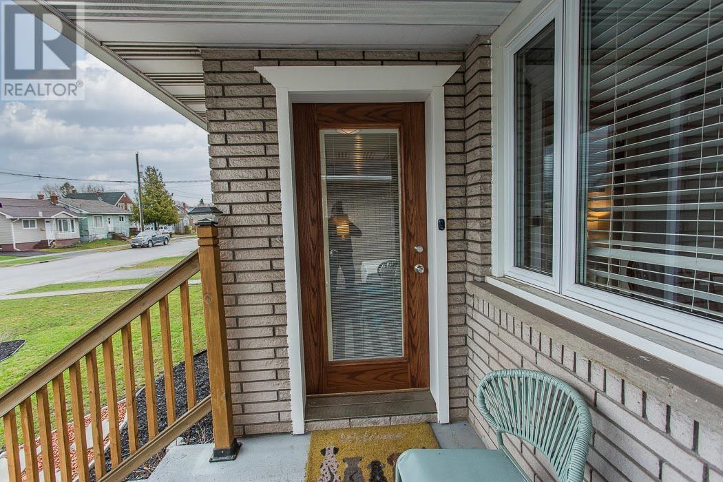 357 Second Ave, Sault Ste. Marie, Ontario  P6C 4N4 - Photo 21 - SM250905