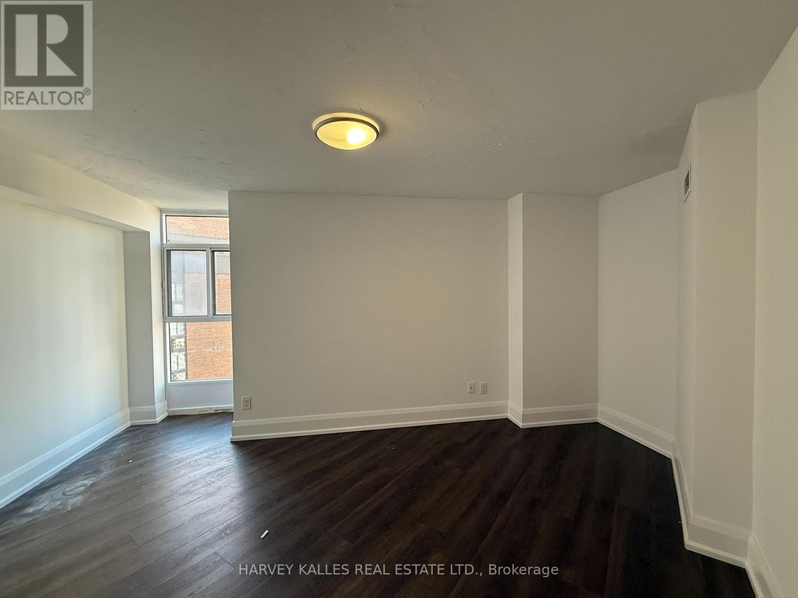 2005 - 55 Charles Street W, Toronto, Ontario  M5S 2W9 - Photo 6 - C12114189