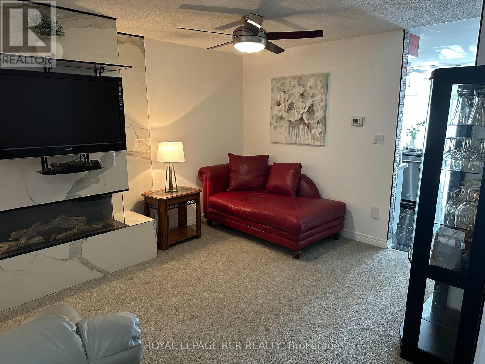 Property at 40 SILVERSTONE CRESCENT image 5