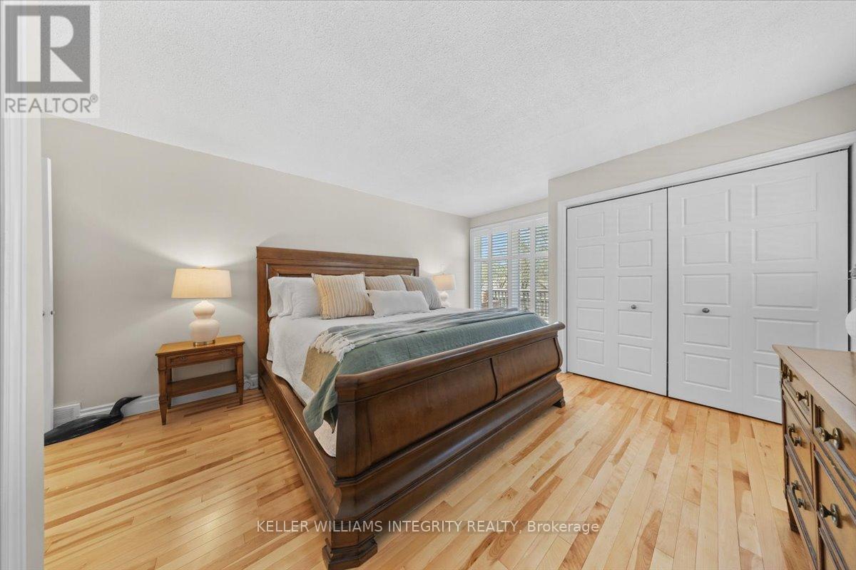 165 Dahlia Avenue, Ottawa, Ontario  K1H 6G1 - Photo 11 - X12113514
